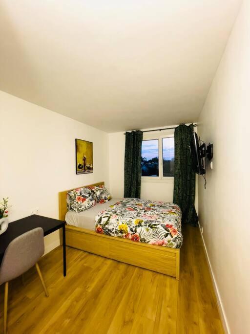Magnifique Appartement De 4 Chambres 8 Personnes Max A 20 Minutes De Paris Antony Esterno foto