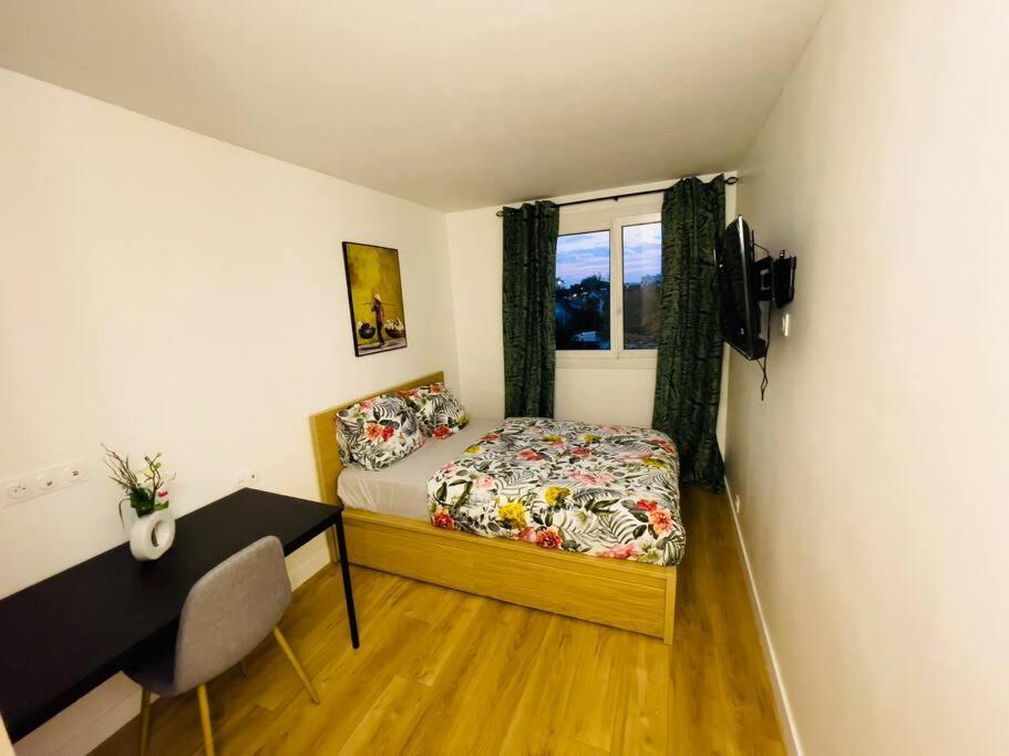 Magnifique Appartement De 4 Chambres 8 Personnes Max A 20 Minutes De Paris Antony Esterno foto